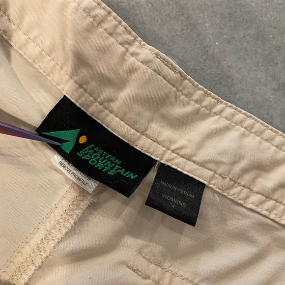 EMS Eastern Mountain Sports Cream Cargo Conversion Capri Hiking Pants Size 14 - Picture 10 of 13